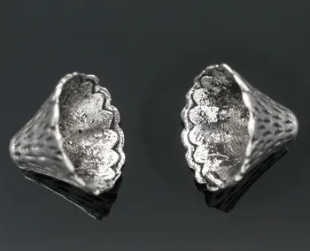 DoreenBeads 10 Vnt Cinko Pagrindu Lydinio Karoliukai, Kepurės Kūgio Antikvariniai Sidabro Spalvos Iškirpti (Tinka 12mm-20mm Granulių), 12mm x 9mm 150978