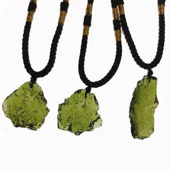 Natūralus Žalias Perlas Moldavite Meteoritas Karoliai Poveikio Megztinis Formos Pakabukas Atsitiktiniai Čekijos Grandinės Karoliai, Stiklas 121357