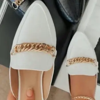 2021 m. vasarą moterys naujųjų laukinių mados pokylių sandalai lauko flip flop metalo grandinės gyvatė grūdų odos tingus šlepetės