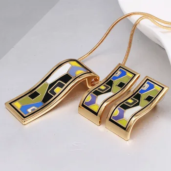 Zlxgirl aukštos kokybės Geometrijos Emalis Nerūdijančio plieno pakabukas & auskarai papuošalų rinkiniai Europoje Prekės ženklo aukso grandinę karoliai ausies rinkiniai