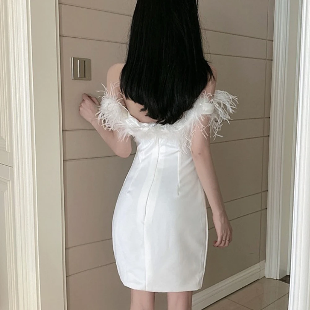 Promenadzie suknelė naują atvykimo off peties plunksnų 2022 white satin backless trumpas kokteilių suknelės mini vakaro suknelių mados 1