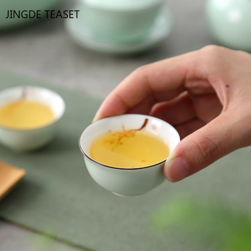 2 vnt./daug Kinų Keramikos Teacup Išskirtinį ranka-dažytos Slyvų žiedų modelio Arbatos dubenėlį Master Cup Teaware Gerti arbatos priedai 4
