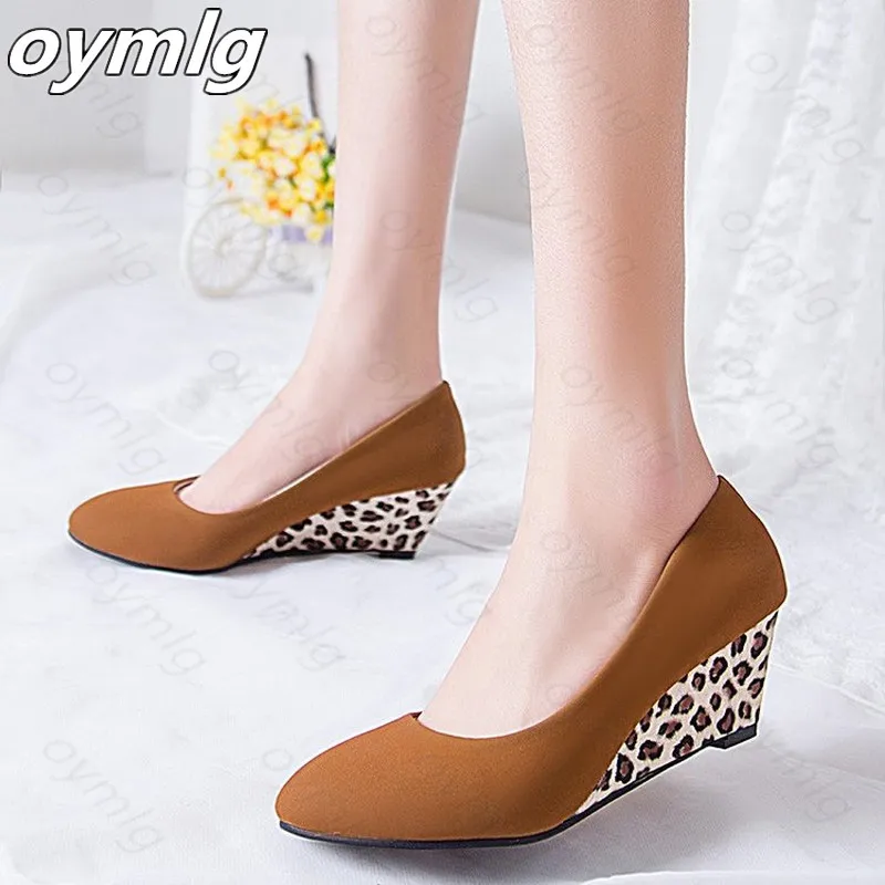 2020 new wedge leopard women shoes shallow Pointed Toe Flock casual summer single shoes fashion ladies dress zapatos de mujer PU 2