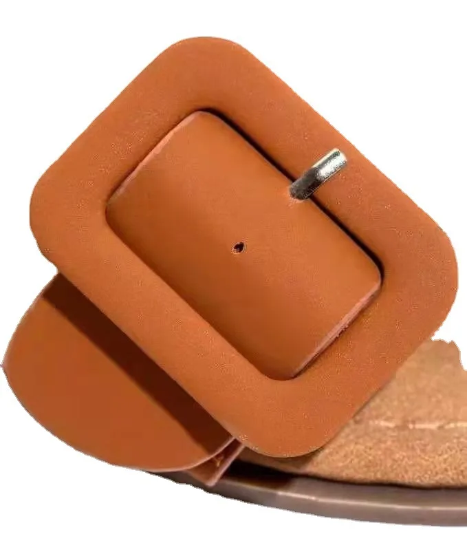 Baltas kvadratas mygtuką dirželis butas šlepetės moterų lygaus dugno mados moterų sandalai 2021 naujas šlepetes 1