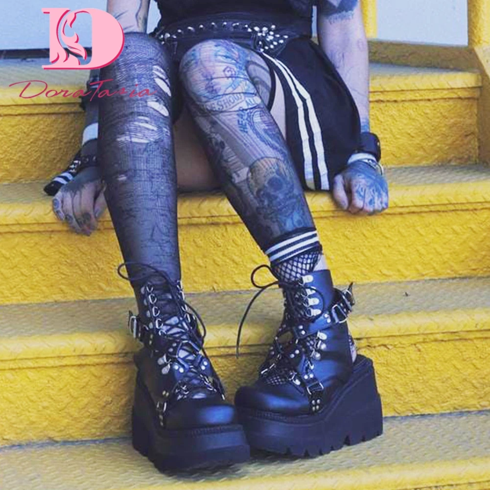 DoraTasia Gothic Punk Moterų 2021 M. Vasaros moterų Sandalai Platformos Pleištai, Aukšti Kulniukai, Metallic Sandalai Gatvės Mados Batus Moteris 5