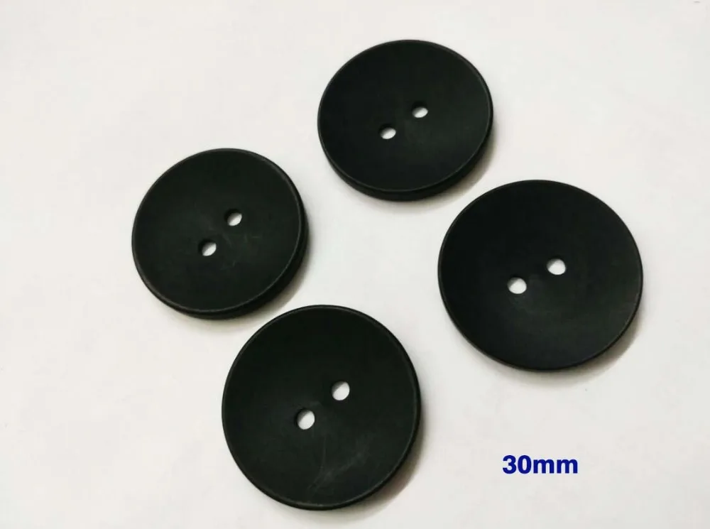 Mados 50pcs 30mm didelis plastiko derva siuvimo mygtukai 2-hole nuobodu, matinės juodos kailis mygtukai nemokamas pristatymas122801 1