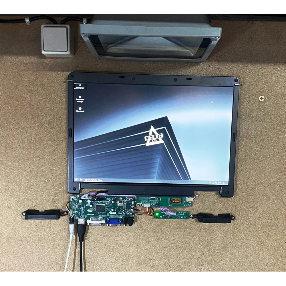 HDMI+DVI+VGA rinkinys LP154W01 LCD 1280X800 Garso Valdiklio plokštės panelė mOitor 30pin M. NT68676 1