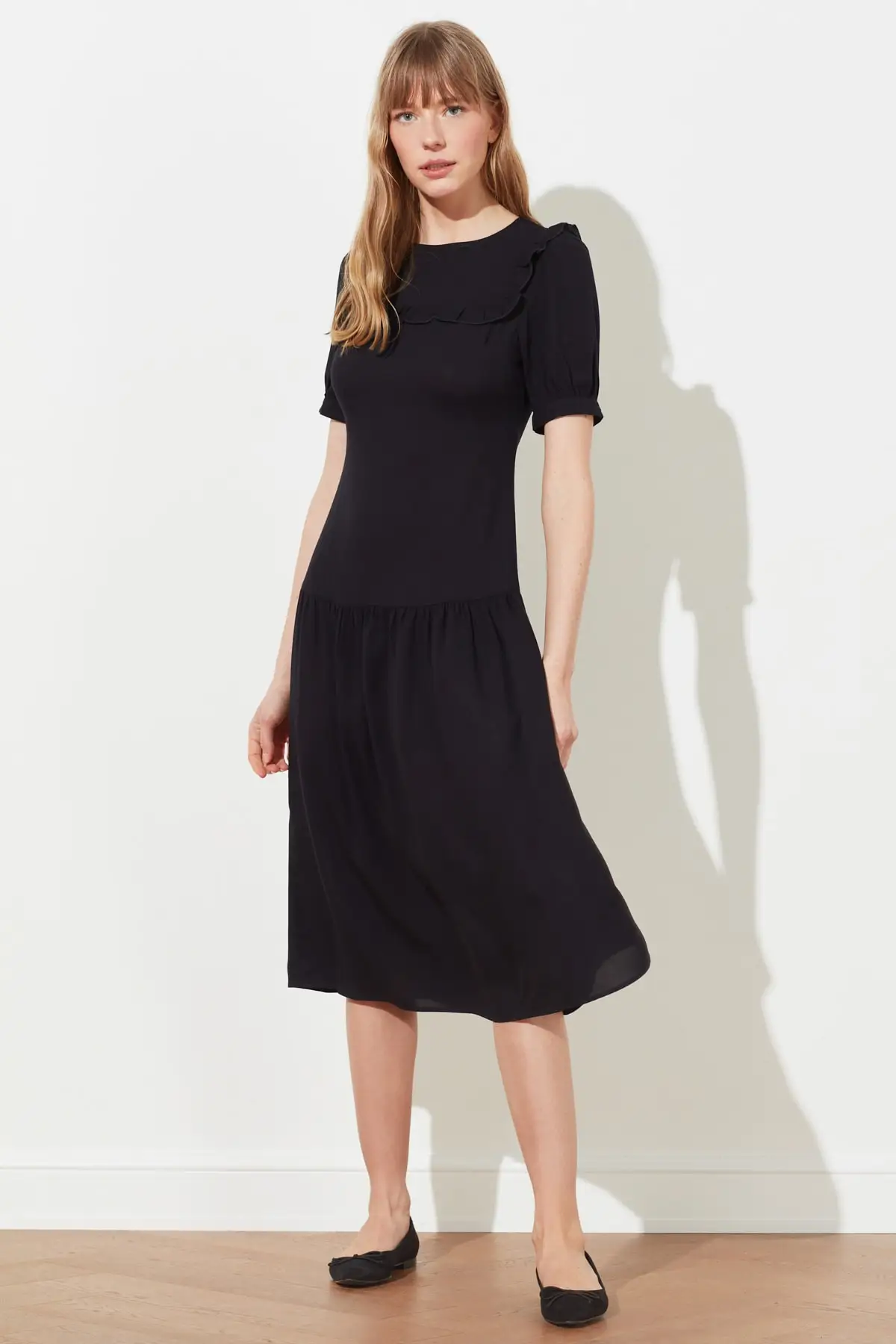Trendyol Short-Sleeve Dress TWOSS21EL0534 1