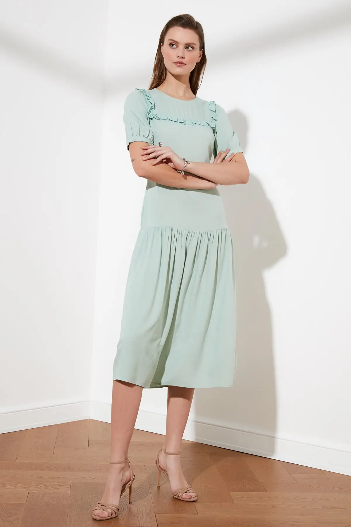 Trendyol Short-Sleeve Dress TWOSS21EL0534 3