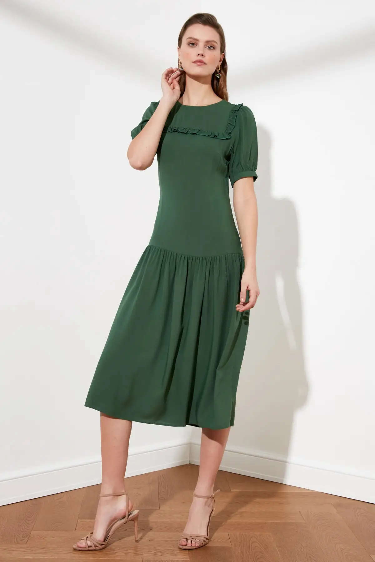 Trendyol Short-Sleeve Dress TWOSS21EL0534 4