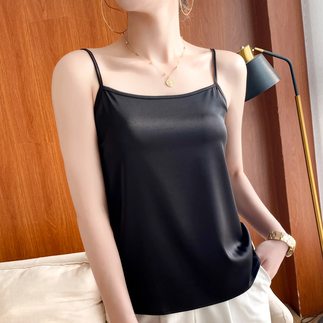 Moterų vasaros camis bako viršuje kietas trumpas atsitiktinis plonas šilko berankoviai marškinėliai seksuali moteris viršūnės 0