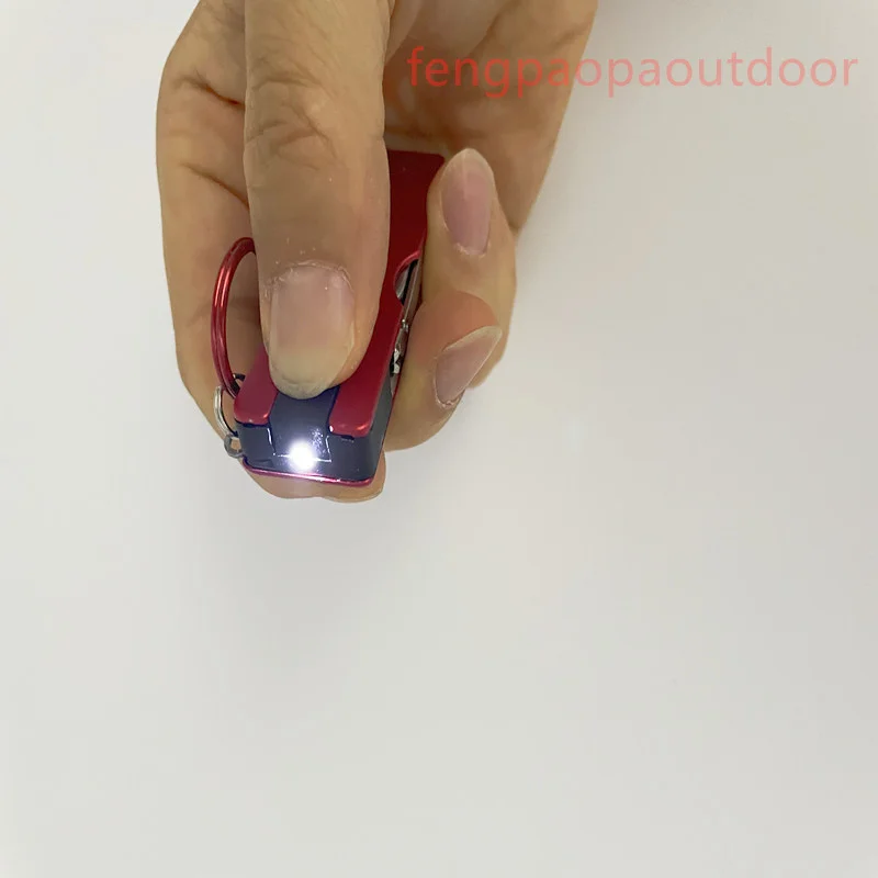 Daugiafunkcis Mini Mados Keychain Šveicarijos Peilis LED Žibintai, Nagų Kirpimo mašinėlės Earpick Žirklės Pincetu Kišenėje Rankiniai Įrankiai Peilis 4